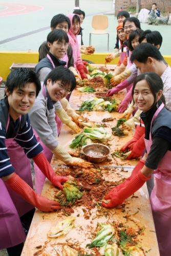 다음 '사랑의 김장 담그기' 봉사활동