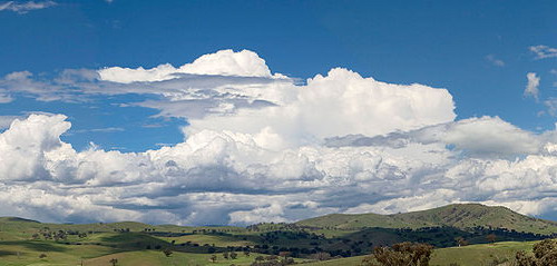Cumulus_clouds_panorama