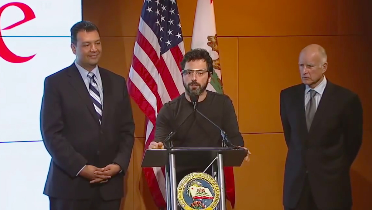 ▲  알렉스 파딜라 캘리포니아 민주당 상원의원, 세르게이 브린 구글 공동창업자, 제리 브라운 캘리포티아 주지사(왼쪽부터)