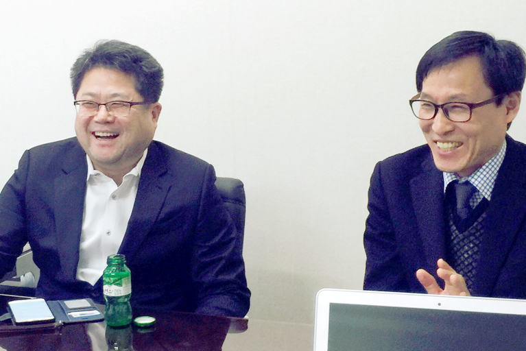 ▲  고재권 다봄소프트 대표(왼쪽)와 김진목 부사장