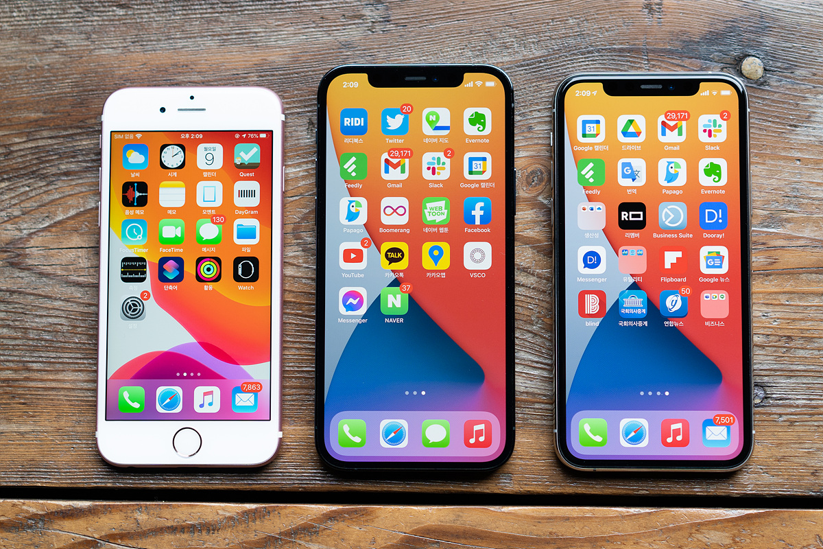 ▲  (왼쪽부터) 아이폰6S, 아이폰12 프로, 아이폰11 프로 크기 비교