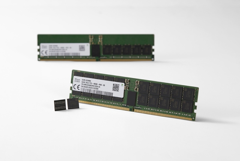 ▲ SK하이닉스 2세대 10나노급(1ynm) DDR5 D램.(사진=SK하이닉스)