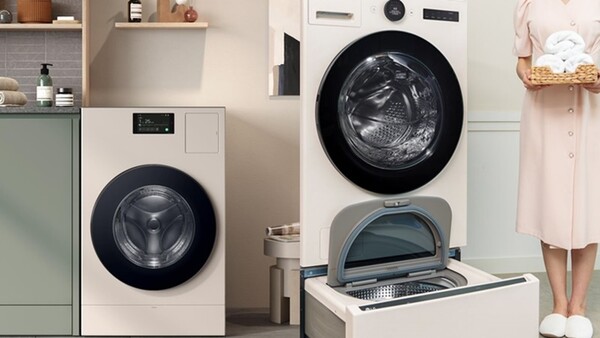 삼성전자 세탁건조기 '비스포크 AI 콤보'(왼쪽)와 LG전자 'LG 시그니처 세탁건조기'. (사진=각 사)