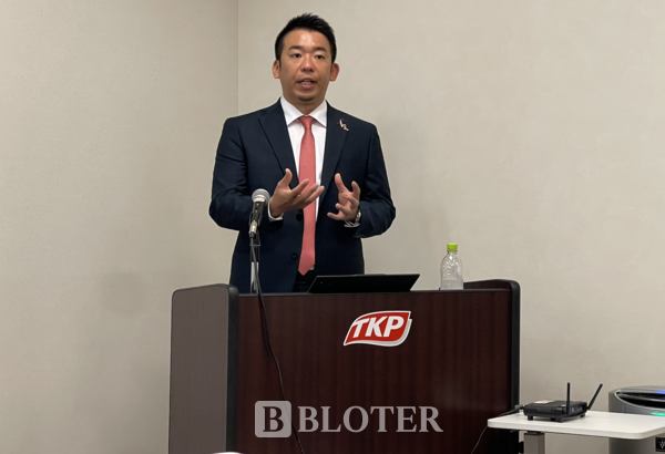 이달 9일 일본 요코하마 TKP 가든시티 프리미엄 미나토미라이 콘퍼런스룸에서 열린 기자간담회에서 미나미 마에다 라쿠텐메디컬 사장이 발언하고 있다. /사진=주샛별 기자 