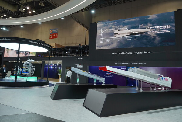 (왼쪽부터) 메탄엔진, 덕티드 램제트 엔진, 극초음속 이중램제트 엔진 / 사진=현대로템 제공