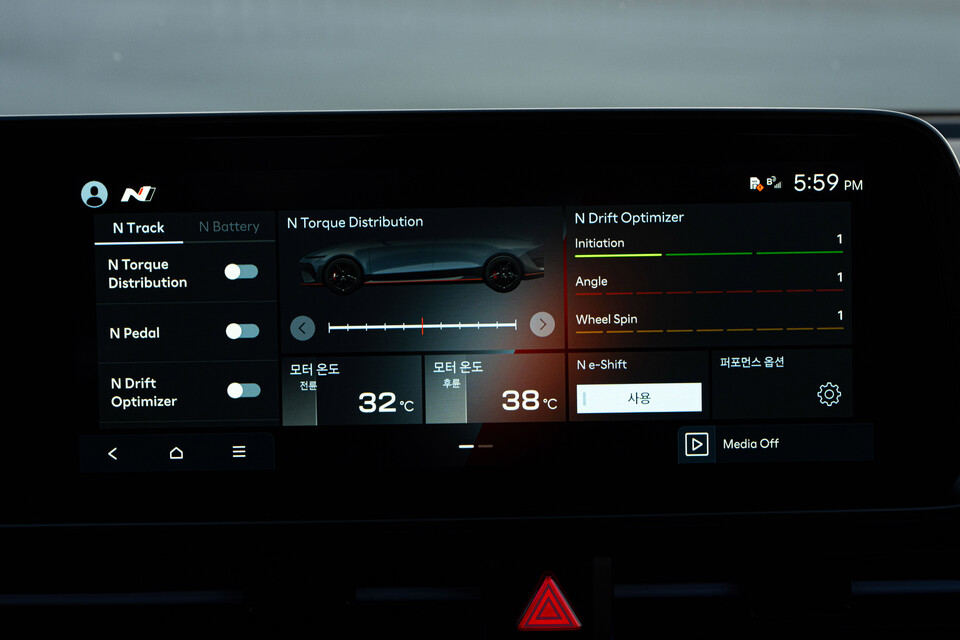 현대차 아이오닉6N에서 설정할 수 있는 여러 종류의 주행 설정 창/사진=현대차 제공