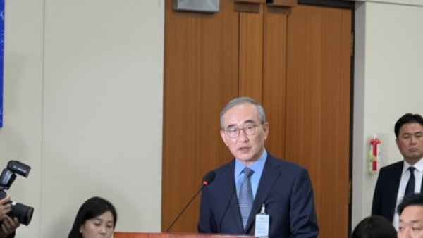 김영섭 KT 대표이사가 10월21일 서울 영등포구 국회에서 열린 과학기술정보방송통신위원회 국정감사에 참석해 의원들의 질의에 답하고 있다. /사진=이진솔 기자