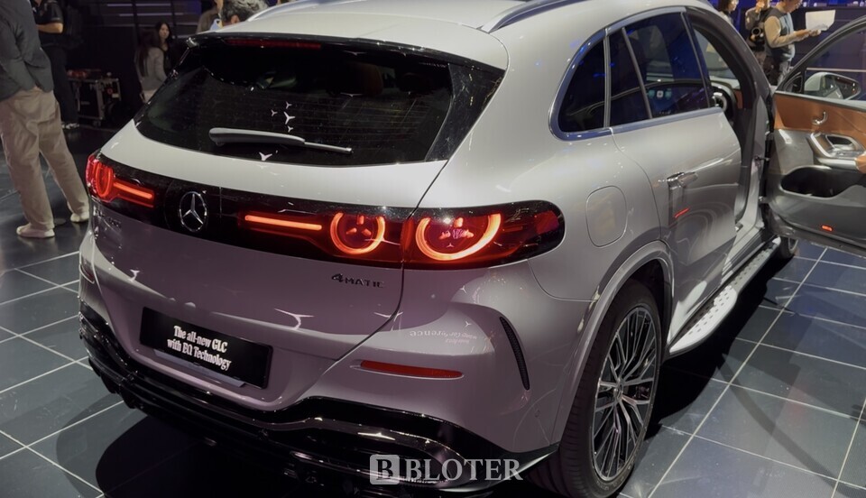 벤츠 신형 GLC 전기차 뒷모습/사진=조재환 기자