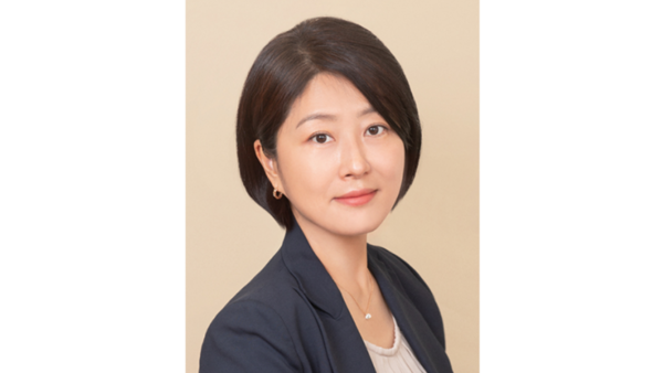 이선정 CJ올리브영 대표는 2022년 10월 그룹 내 최연소이자 최초의 여성 전문경영인(CEO)으로 발탁됐다. /사진 제공=CJ올리브영 