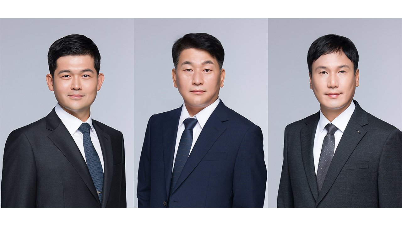 (왼쪽부터) 김영훈 변호사, 신민철·김동현 전문위원 /사진 제공=법무법인 세종 