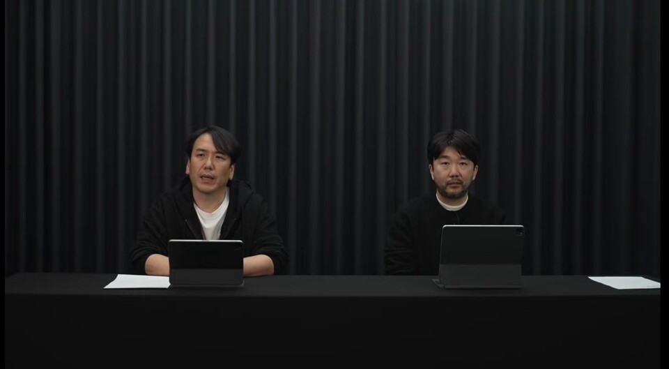 (왼쪽부터) 소인섭 엔씨소프트 사업실장과 김남준 아이온2 개발PD가 19일 긴급 라이브 방송을 진행하고 있다. /사진=아이온2 라이브 방송 갈무리