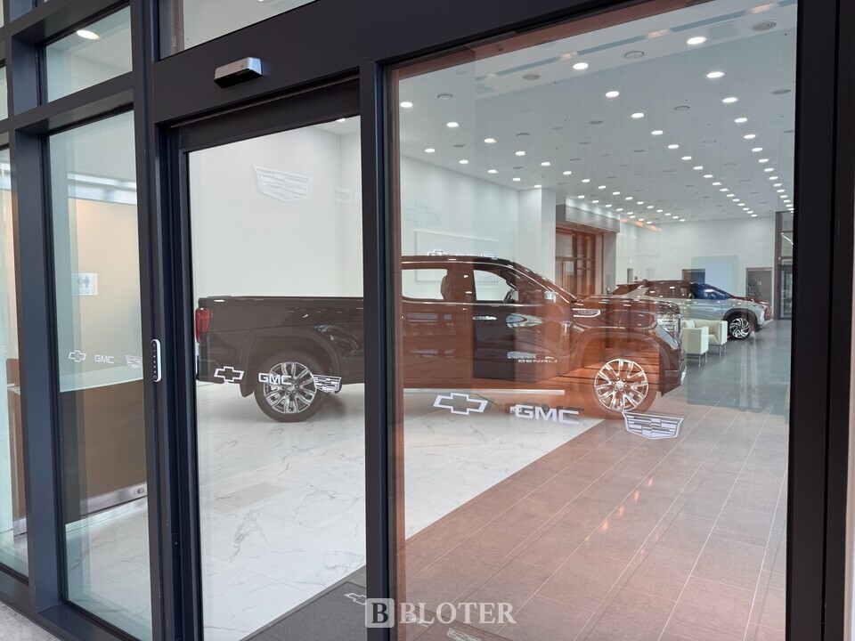 20일 현재 한국GM 직영 서울서비스센터 1층 전시장 모습. 이곳은 캐딜락, GMC, 쉐보레 브랜드를 전시하는 통합 전시장이지만 캐딜락 차량들은 찾아볼 수 없었다. /사진=조재환 기자