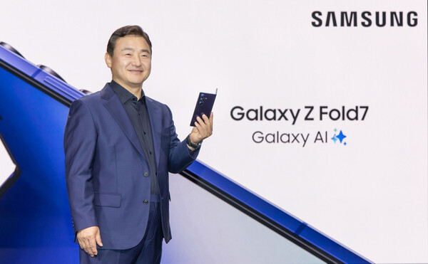 갤럭시 Z폴드7과 갤럭시Z 플립7을 공개하는 삼성전자 DX부문장 직무대행 노태문 사장 /사진 제공=삼성전자
