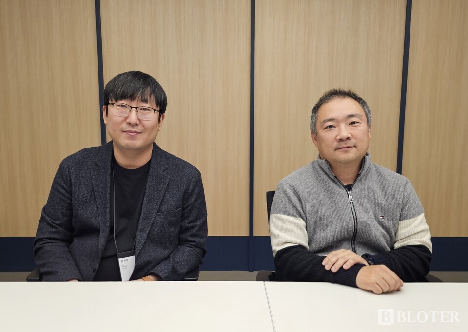 (왼쪽부터) 홍지웅 BB제작총괄(상무)과 김정호 BB사업본부장(이사)이 25일 서울 금천구 컴투스사옥에서 블로터와 인터뷰하고 있다. /사진=강준혁 기자
