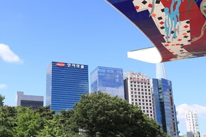 [제약사 리포트] 한미약품그룹, 첫 전문경영인 체제 성적표...영업이익... - 뉴스 썸네일 이미지