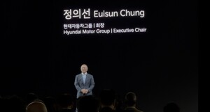 정의선 현대차 회장 "자율주행 늦었다...안전에 포커스 둘 것" [현장+] - 뉴스 썸네일 이미지