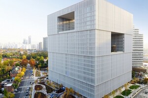 경영수업 시작한 서호정...아모레퍼시픽 장녀vs차녀 승계 퍼즐 - 뉴스 썸네일 이미지