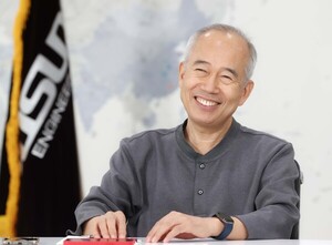 [인터뷰] 황철주 주성엔지니어링 회장 "시총 400조 '꿈' 아니다" - 뉴스 썸네일 이미지