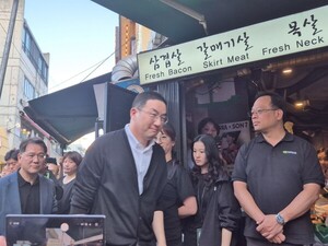 삼겹살 굽던 구광모 LG 회장 "월요일 따로 미팅" [현장+]