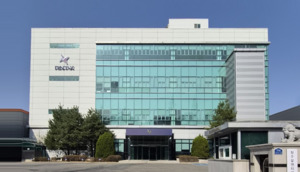 [딜 인사이드] 3개월 만에 손바뀜...500억 조달 진통 | 알엔티엑스① - 뉴스 썸네일 이미지