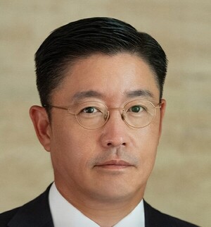 [VC·PE 20년의 헌사] 사양산업 사서 1위로 팔았다...한앤코의 바이 앤 빌... - 뉴스 썸네일 이미지